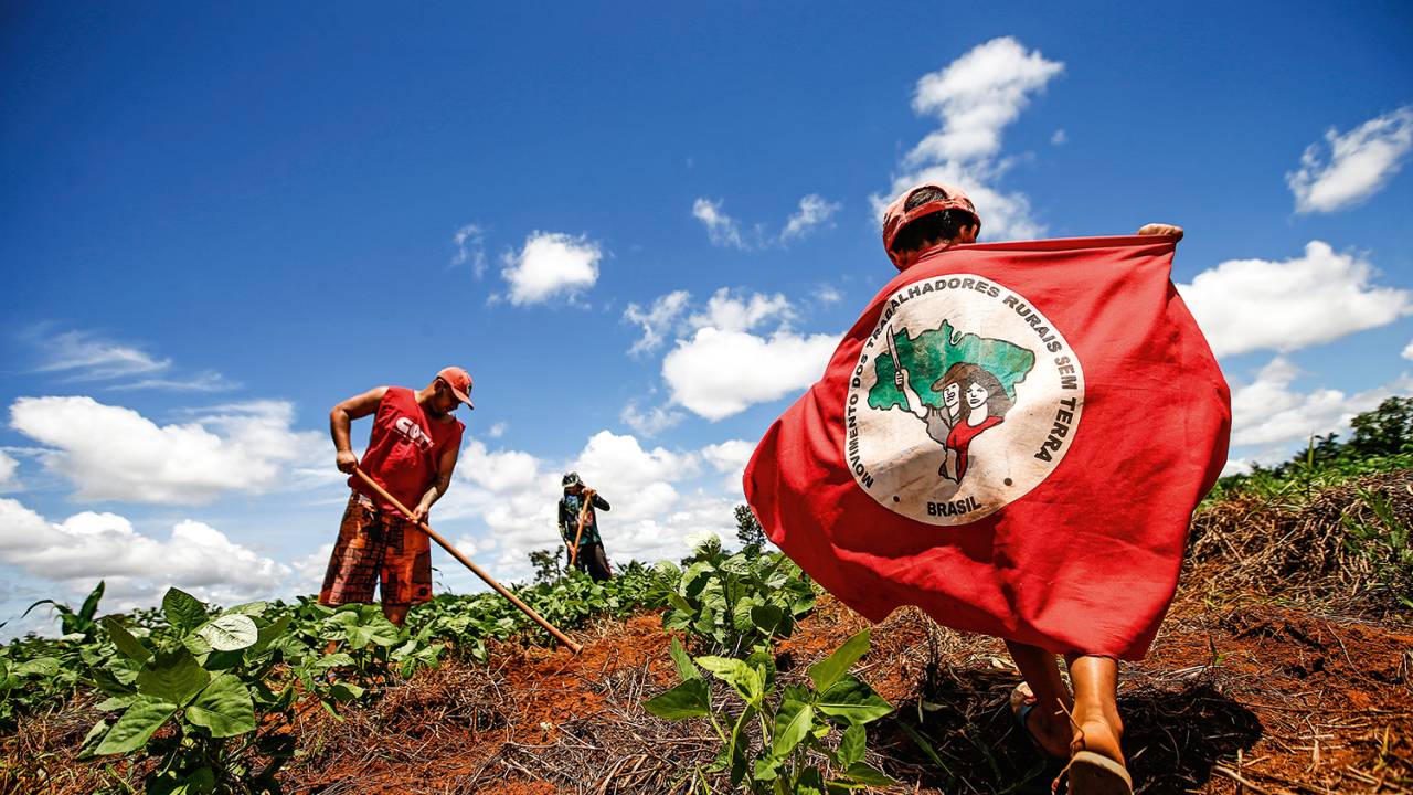DEBANDADA - MST: queda de 120 000 famílias para 80 000 em um ano