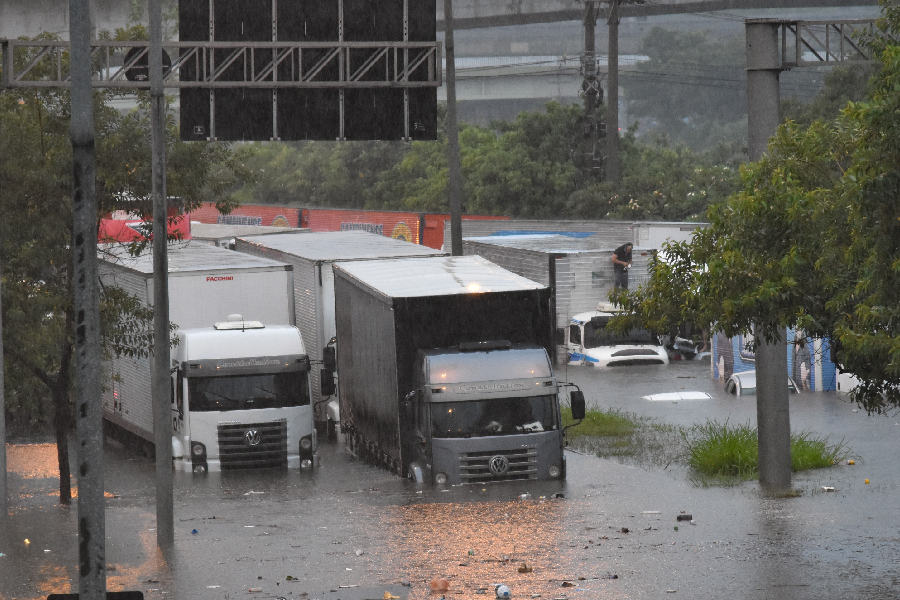 Alagamento na Marginal Tietê