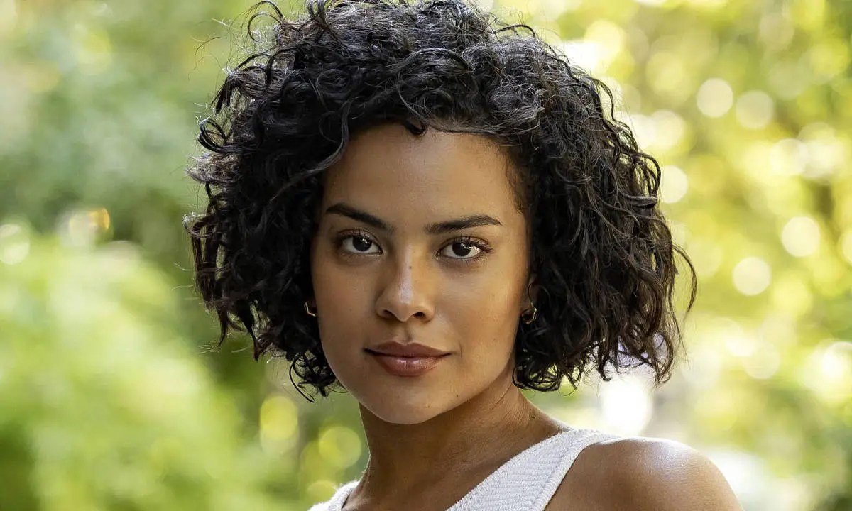 Bella Campos como Maria de Fátima em 'Vale Tudo'
