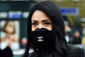 Chanel Mask Adaptada