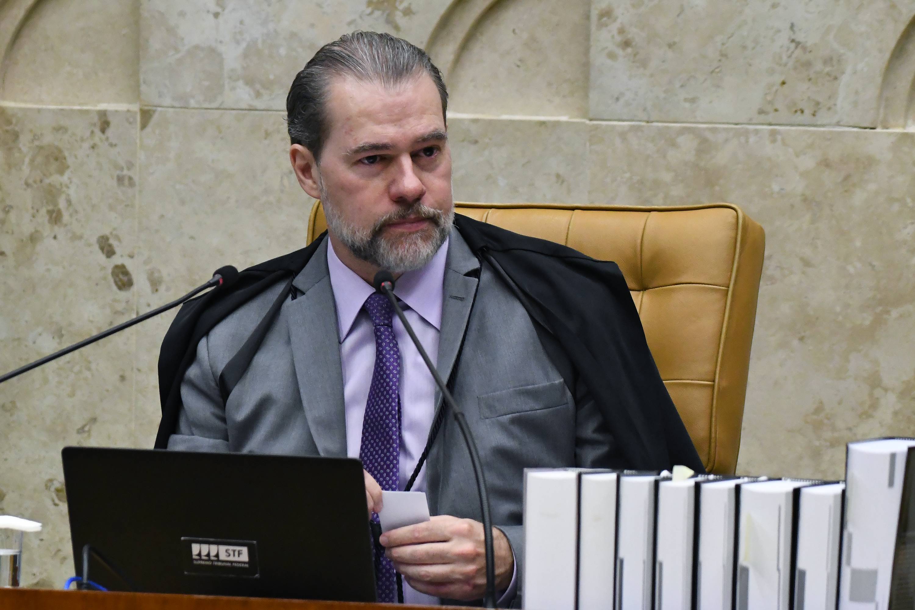 Toffoli amplia voto e descarta tráfico em porte de droga para uso pessoal