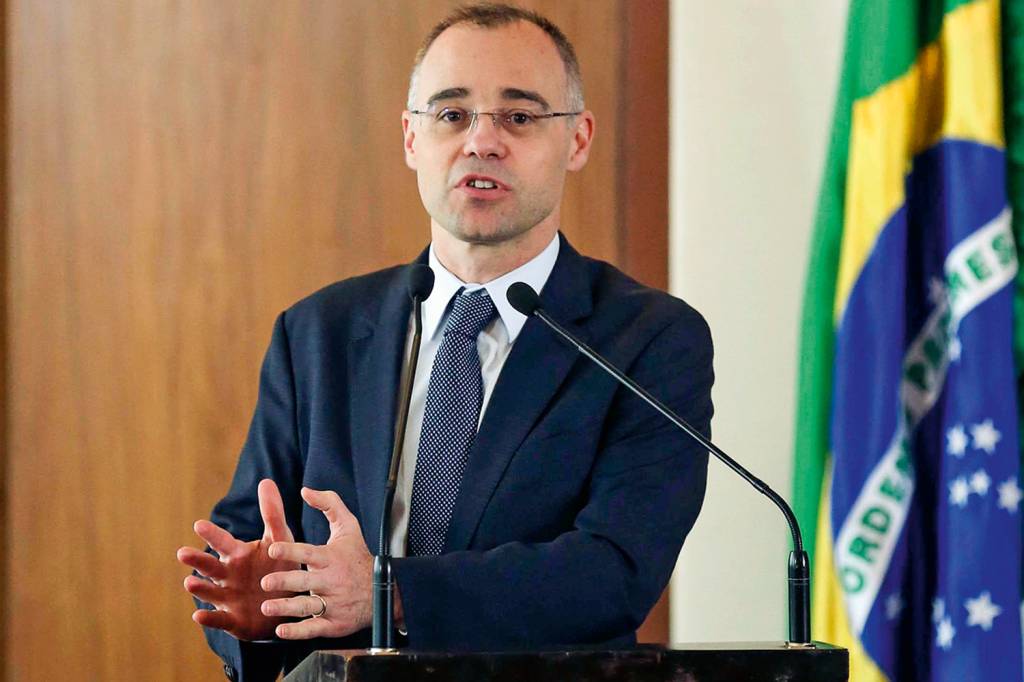 Ministro da Justiça pede que STF suspenda depoimento de Weintraub