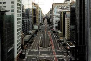 Avenida Paulista durante quarentena do coronavírus 4.4.20