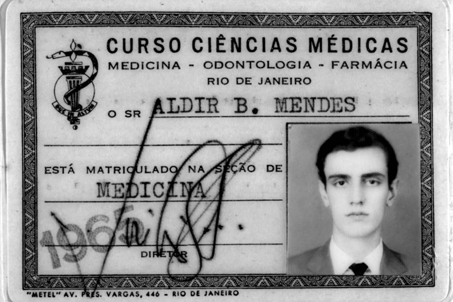 Carteira de estudante de medicina de Aldir Blanc