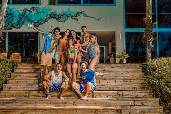 Elenco de 'Soltos em Floripa' o reality show foi obrigado a apagar dois episódios da Amazon Prime Video