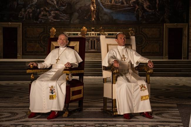 FOX Premium – The New Pope – Jude Law y John Malkovich – Photo by Gianni Fiorito (4) FOX Premium – The New Pope – Jude Law y John Malkovich – Photo by Gianni Fiorito (4)