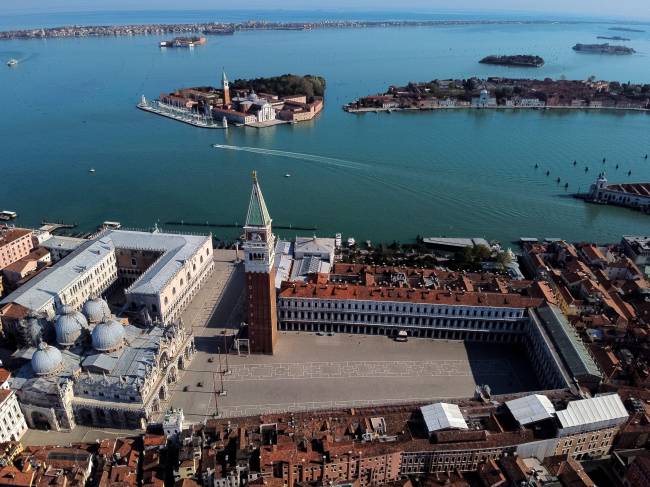 Vista aérea da Praça São Marcos, em Veneza. 10/04/2020