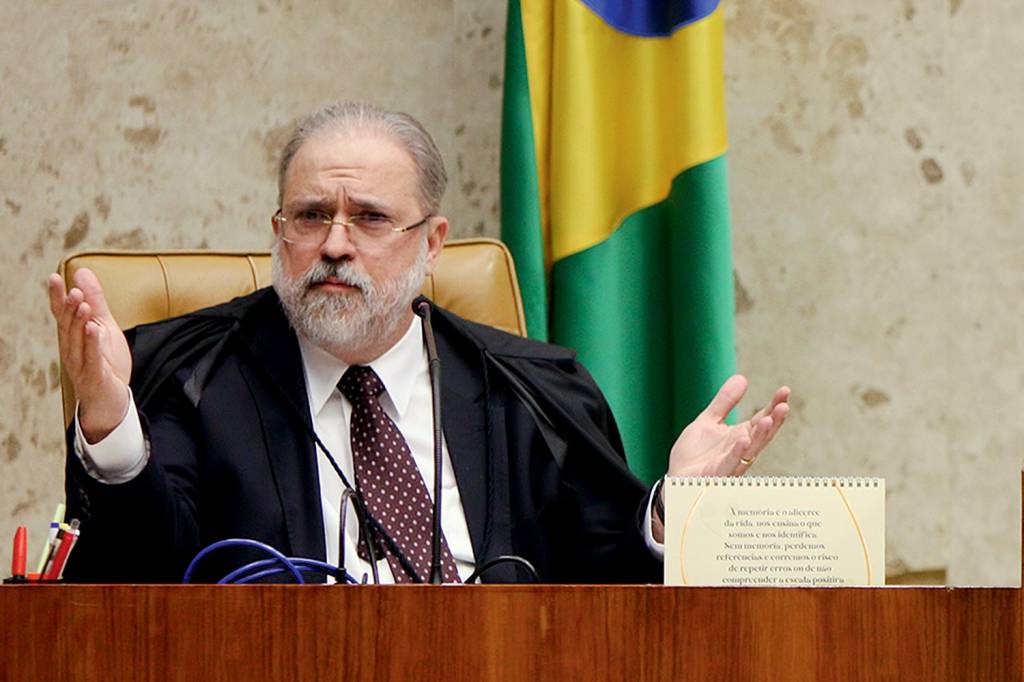 Aras responde com dureza à demissão coletiva de procuradores da Lava Jato