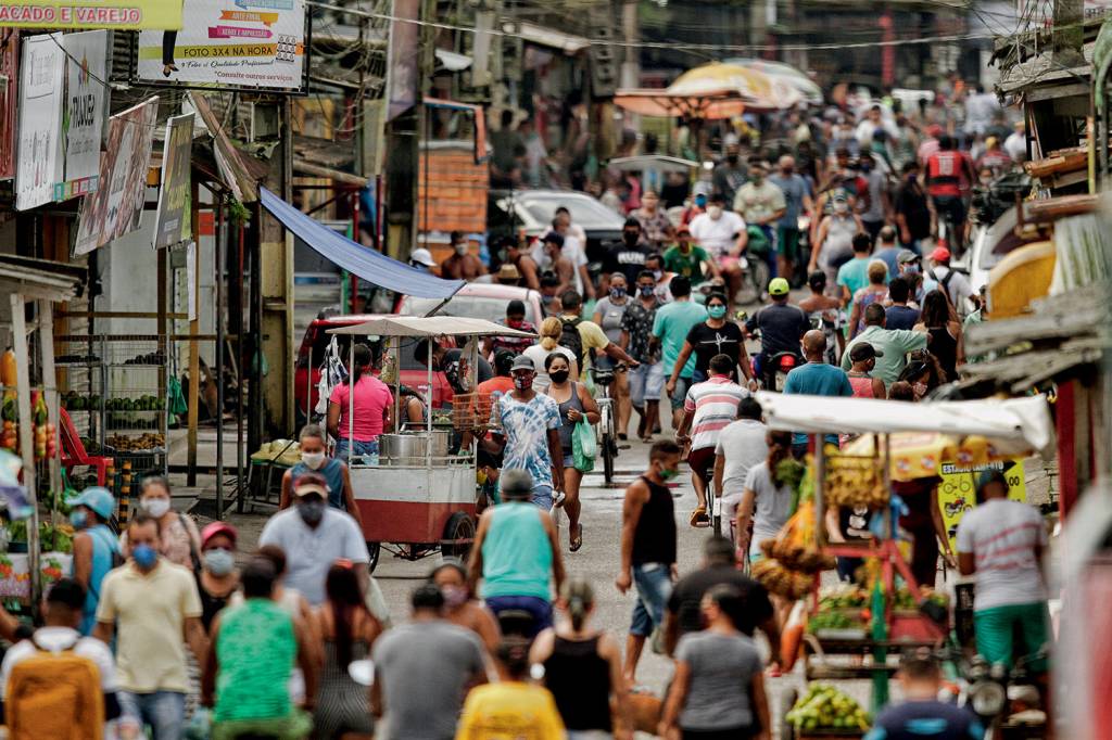 LUCKDOWN EM BEL…M NINGUÉM LIGA - Rua de Belém no lockdown: medida vital para o controle da pandemia precisa ser levada mais a sério, mas tem gerado problemas na economia