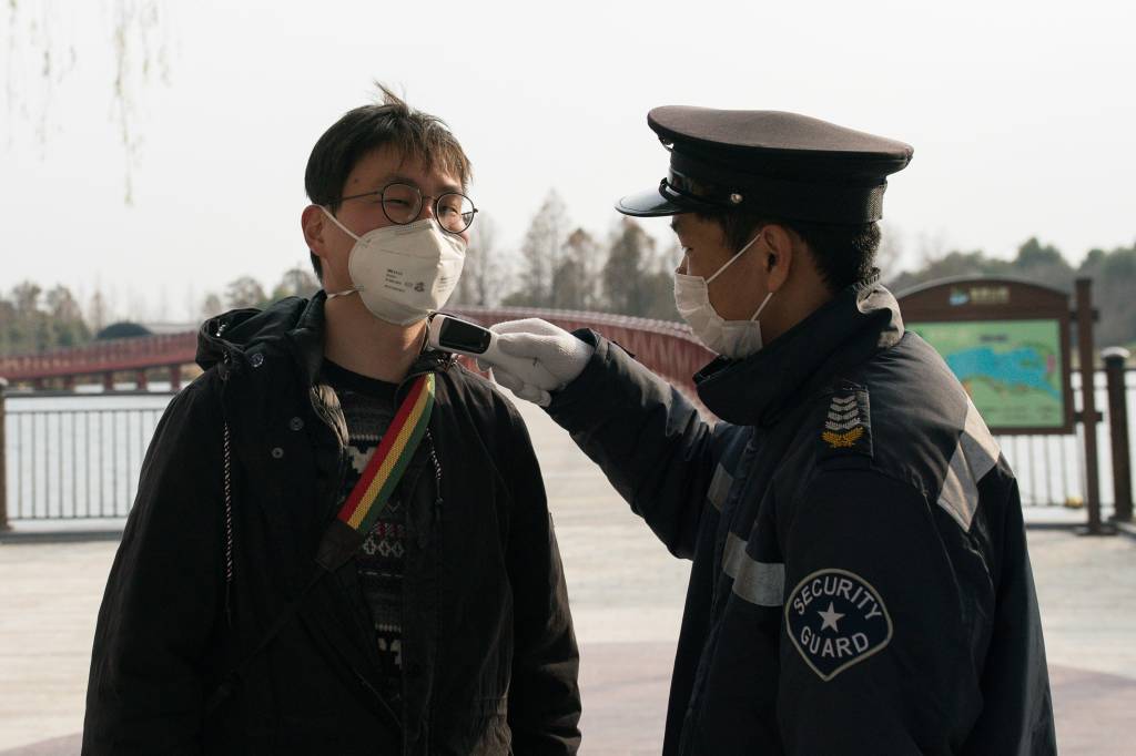 Shanghai Works To Contain Spread Of Coronavirus Shanghai Works To Contain Spread Of Coronavirus
