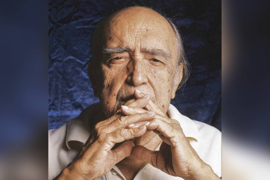 OSCAR-NIEMEYER-647.jpg OSCAR-NIEMEYER-647.jpg