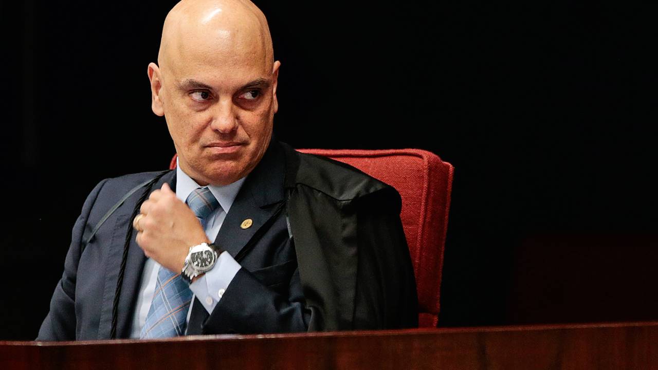DUPLO PAPEL - Moraes: dono do inquérito no STF e membro da Corte eleitoral