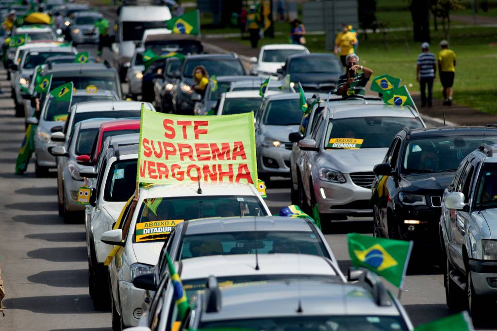 Motorcades in Support of Bolsonaro at the Esplanade of the Ministries Amidst the Coronavirus (COVID – 19) Pandemic Motorcades in Support of Bolsonaro at the Esplanade of the Ministries Amidst the Coronavirus (COVID – 19) Pandemic