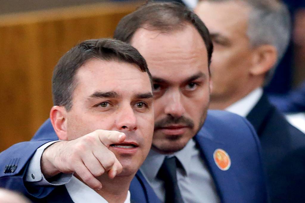 Flavio Bolsonaro 08c.jpg Grupo que investigou Flávio e Carlos Bolsonaro é extinto e ações passarão ao Gaeco