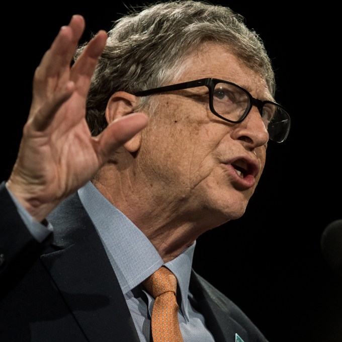 ‘Nunca vitimizei ninguém’, diz Bill Gates em depoimento sobre Jeffrey Epstein