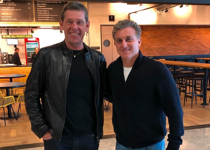 Parceria desfeita: Junior Durski e Luciano Huck em foto postada nas redes do fundador do Madero