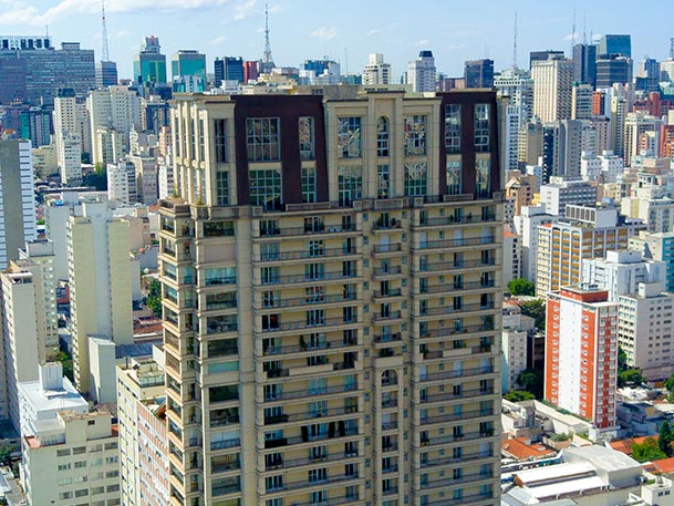 Do luxo para a prisão: prédio de Baldy tem histórico de visitas da PF