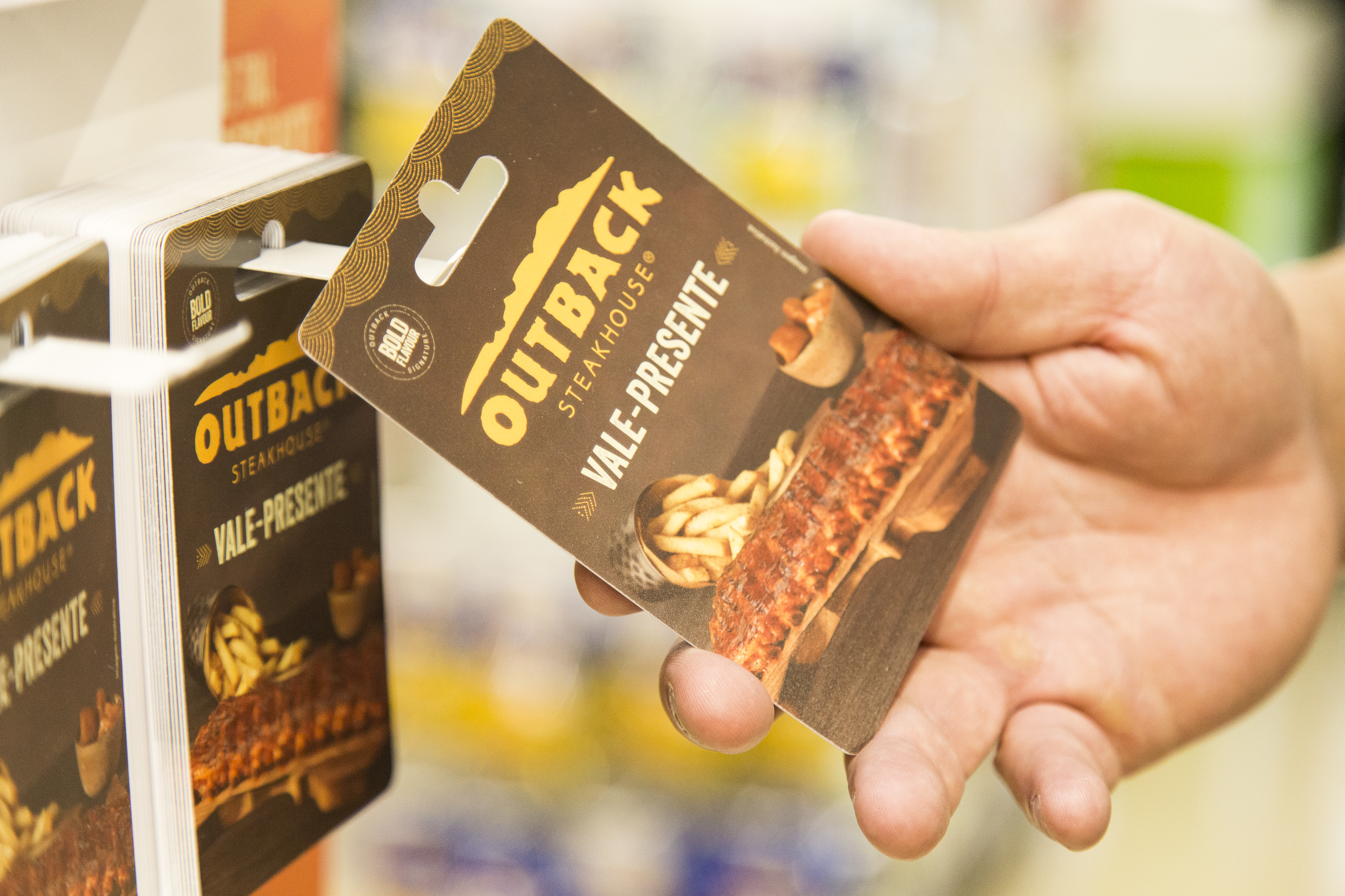 Uso de gift cards dispara no Brasil e projeção aponta R$ 50 bilhões até 2030