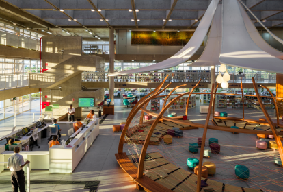 Interior da Biblioteca Parque Villa-Lobos, na zona oeste de São Paulo.