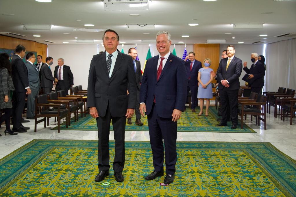 5G: O Brasil no centro da ofensiva americana contra os chineses