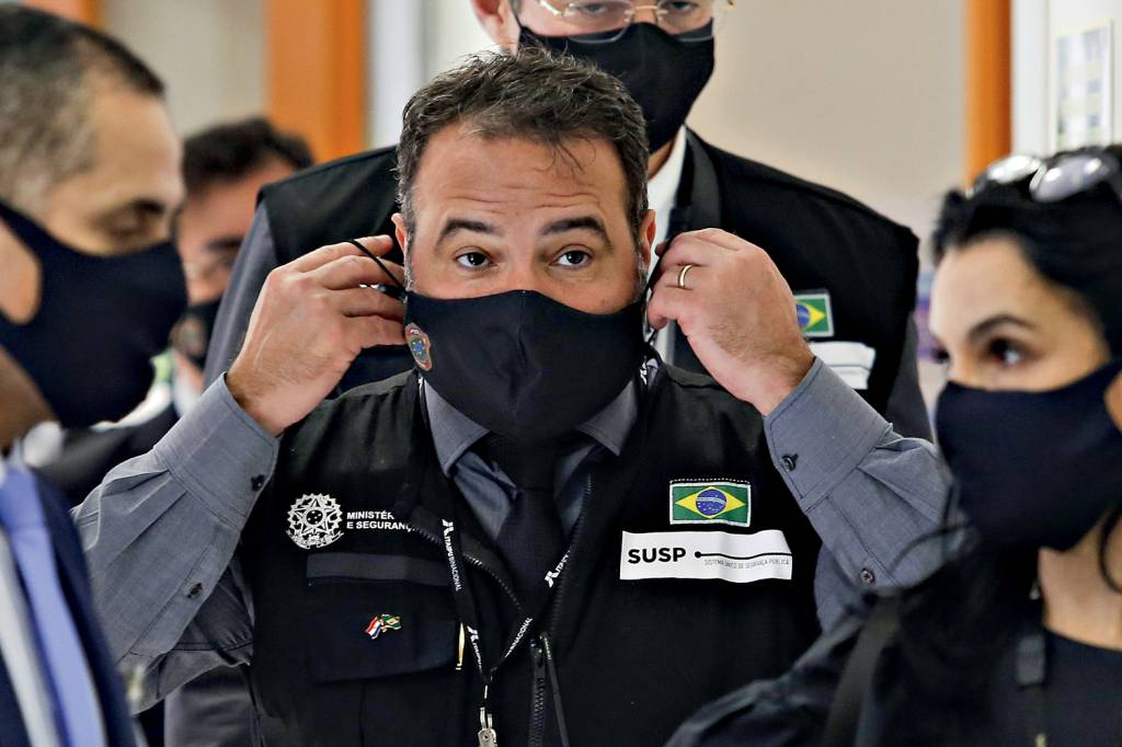 Ministro de Estado Chefe da Secretaria-Geral da Presidência da República, Jorge Antonio de Oliveira Francisco, durante apresentação dos resultados da 22ª fase da Operação Nova Aliança, da Polícia Federal, em Foz do Iguaçu (PR) Ministro de Estado Chefe da Secretaria-Geral da Presidência da República, Jorge Antonio de Oliveira Francisco, durante apresentação dos resultados da 22ª fase da Operação Nova Aliança, da Polícia Federal, em Foz do Iguaçu (PR)