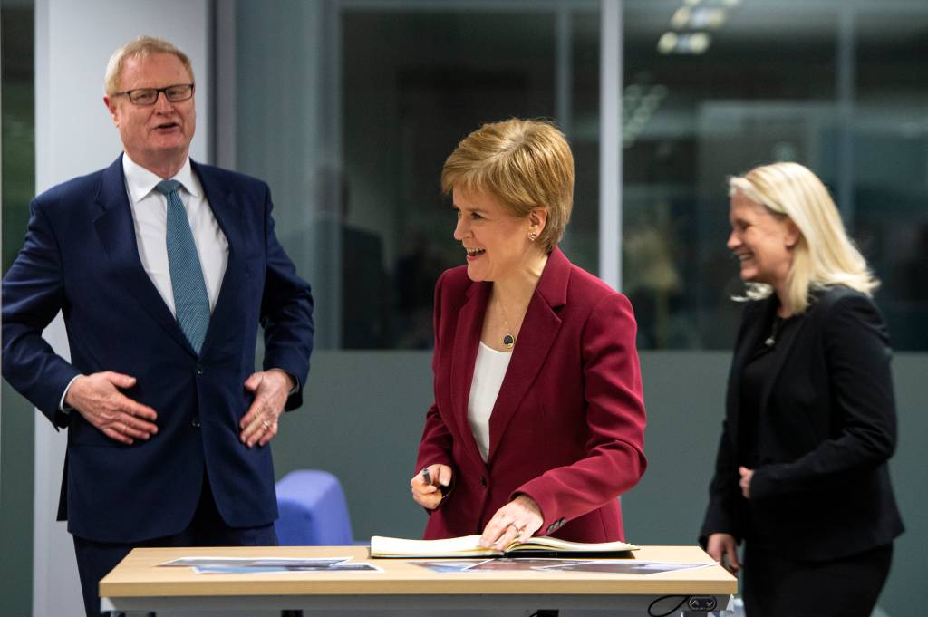 Escócia é o primeiro país a tornar absorventes menstruais gratuitos