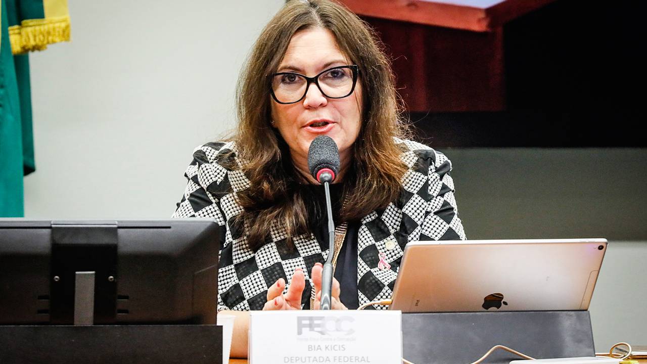 Presidente da CCJ, Bia Kicis (PSL-DF)
