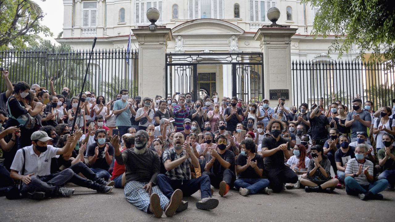 RARIDADE - Protesto em Havana: insatisfação geral da população com o regime -