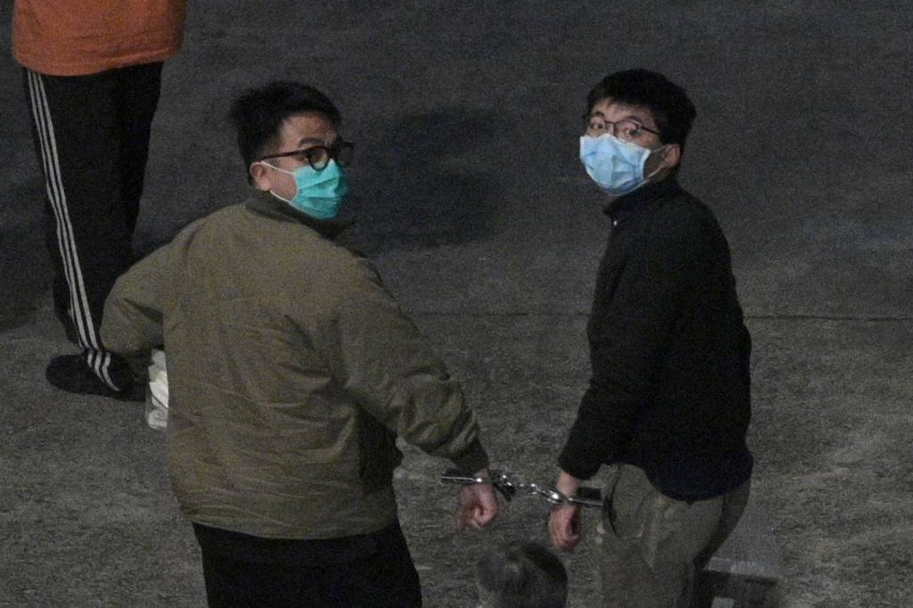 Hong Kong emite mandados de prisão e recompensas pela captura de 19 ativistas exilados