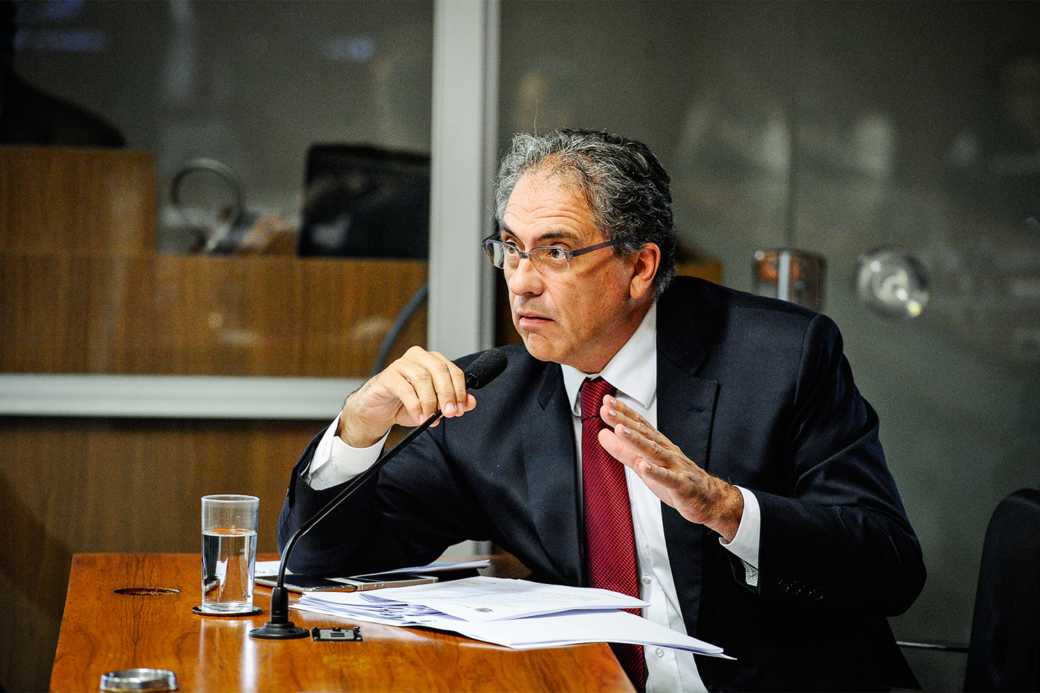 DI&Aacute;LOGO - O petista Zarattini: pedido para liberar verba para campo de futebol -