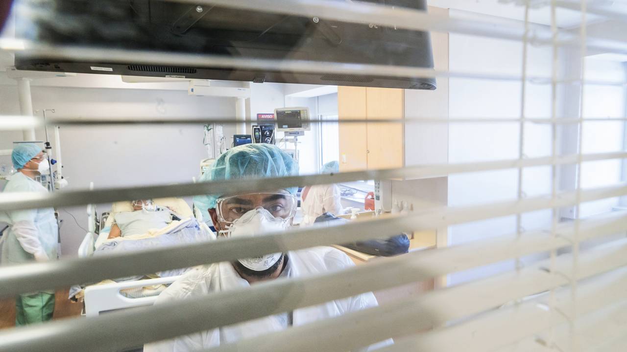 VIDA REAL - UTI do Einstein: o médico Moacyr foi um dos primeiros a tratar a doença -