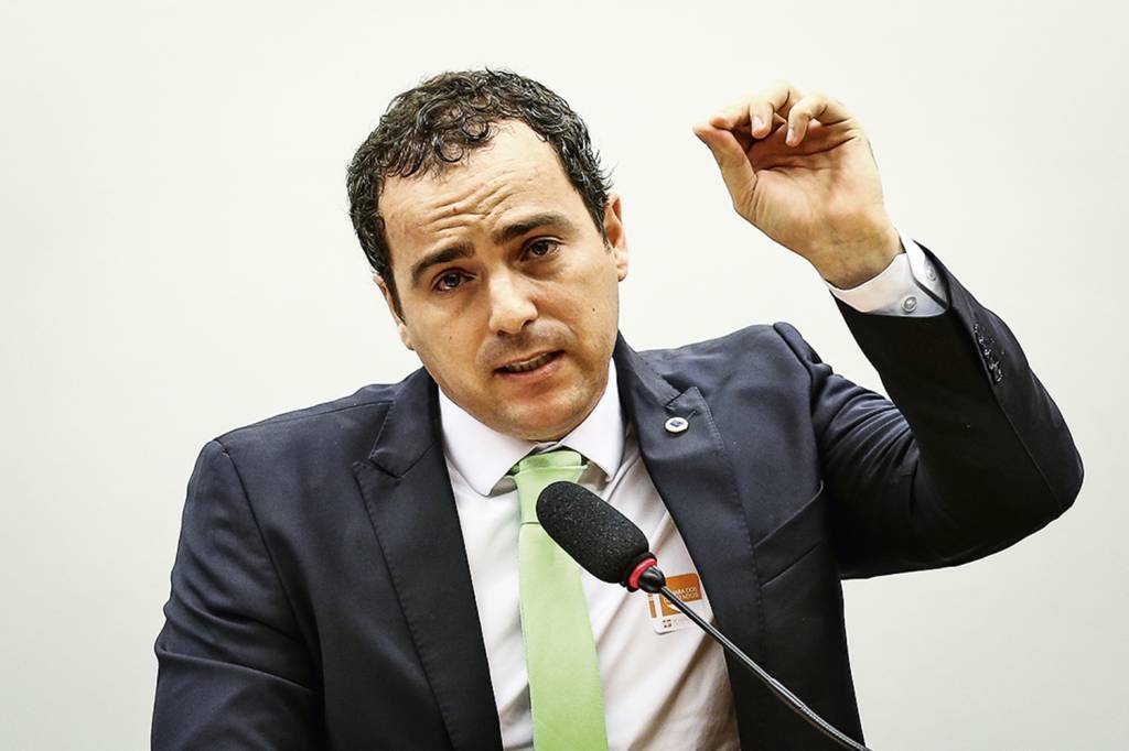 EDUARDO-FORTUNATO-BIM-2019-1.jpg RECORDE NEGATIVO - Bim, o chefão do Ibama: queda nos autos de infração -