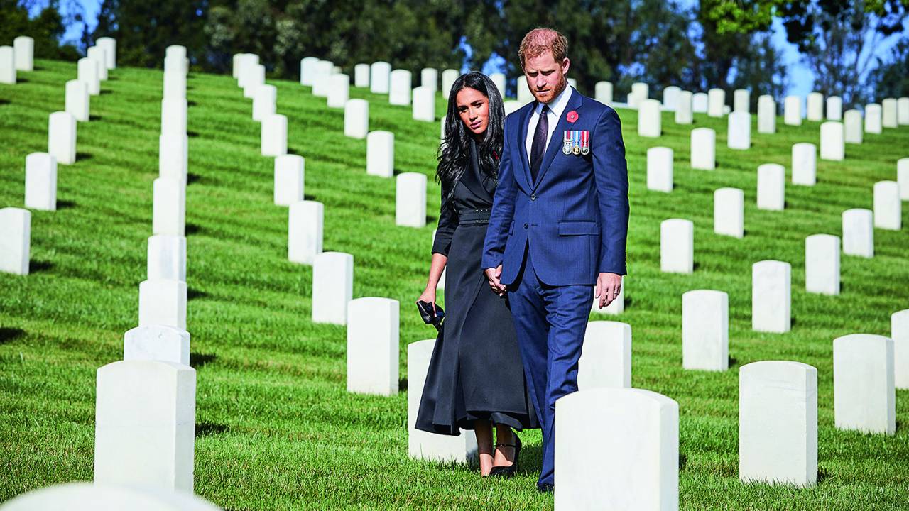 VOO-SOLO - Harry e Meghan no Dia da Lembrança: sob o sol californiano -