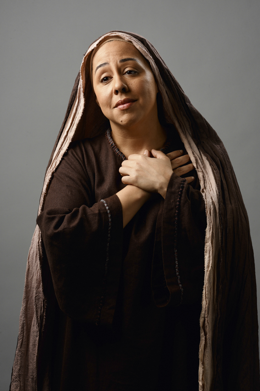 PDF_EspecialNatal2020_SerendipityInc_101303_tratada.jpg IMACULADA - Maria (Evelyn Castro): enquanto o filho Jesus é acusado de ser “bandido”, a mãe exalta o rapaz ao dizer que “o Messias cresceu e virou mito” -
