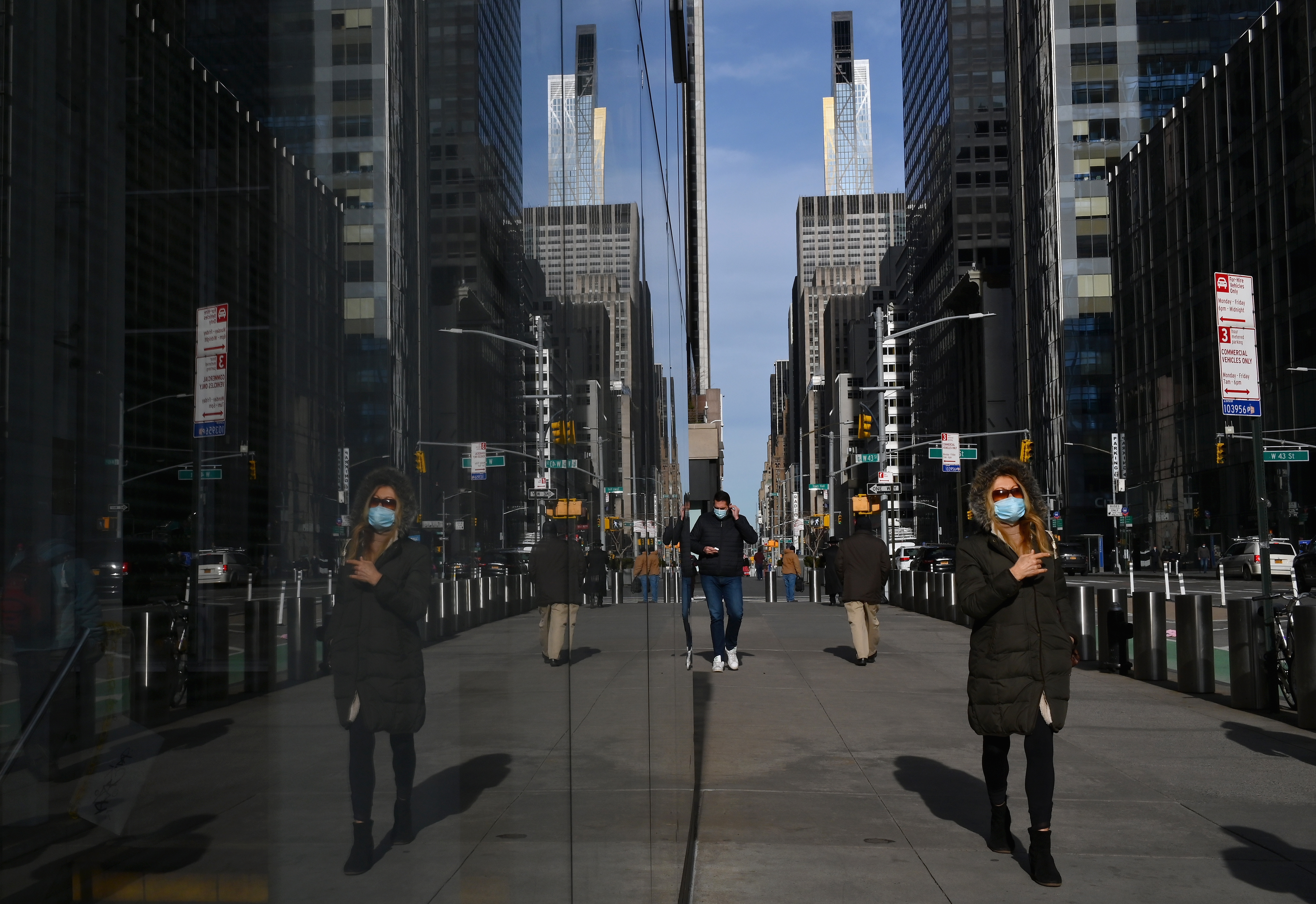 Com escassez de vacinas, Nova York suspende megacampanha de vacinação