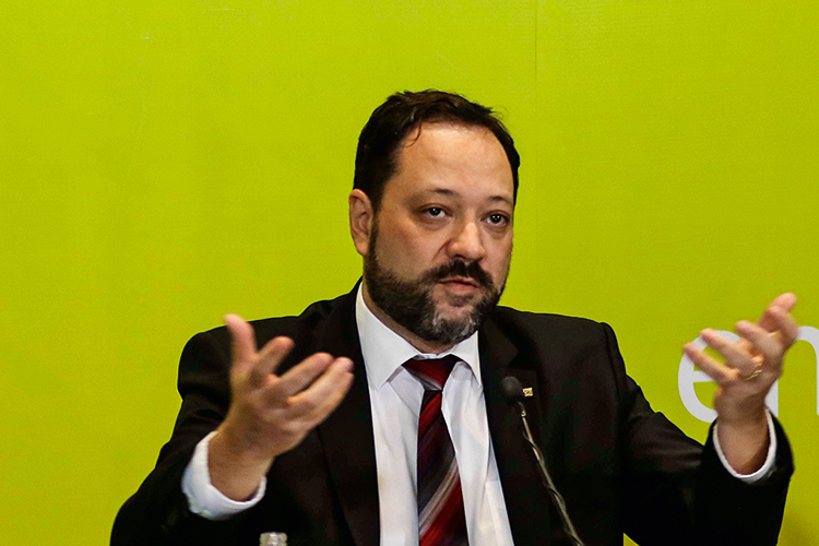 O presidente do Inep, Alexandre Lopes, participa da entrevista coletiva sobre o segundo dia de provas do Enem TEIMOSIA - Lopes, presidente do Inep: súplicas pelo adiamento foram ignoradas -