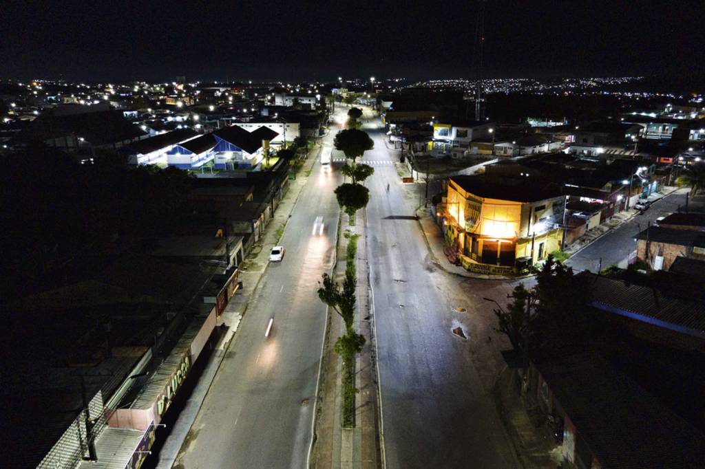 toque-de-recolher-nova-cidade-manaus-marcio-james-4_50839219603_o.jpg CIDADE DESERTA - A capital amazonense: mais de cinquenta mortes por falta de oxigênio e toque de recolher -