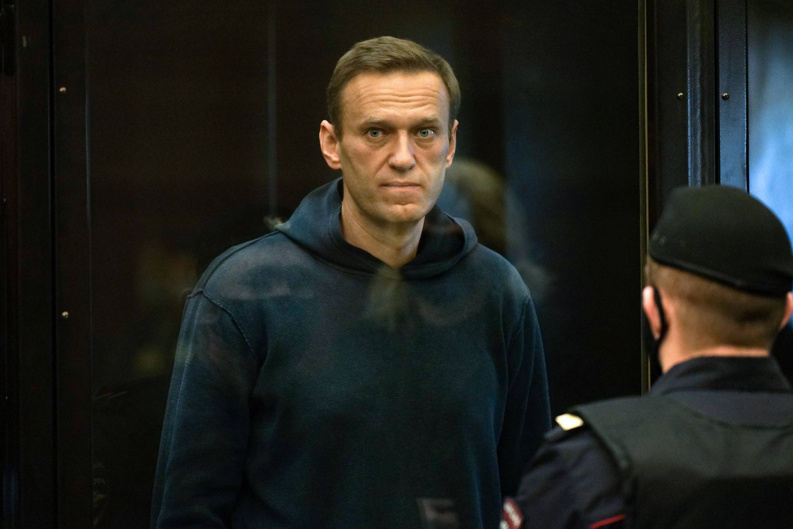 Opositor de Putin, Navalny é colocado em solitária em prisão no Ártico