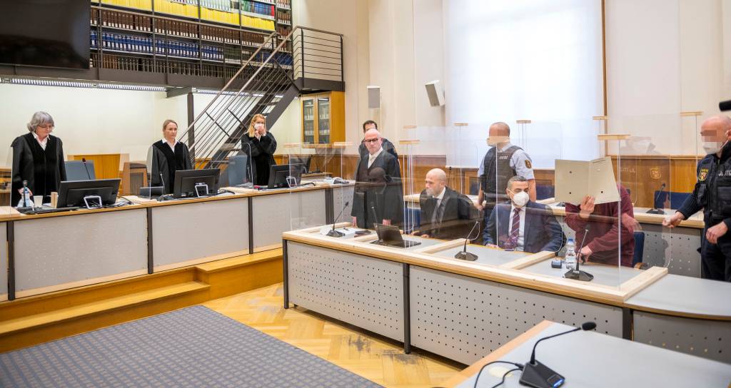 Em feito inédito, Alemanha condena ex-agente da Síria por crimes de guerra