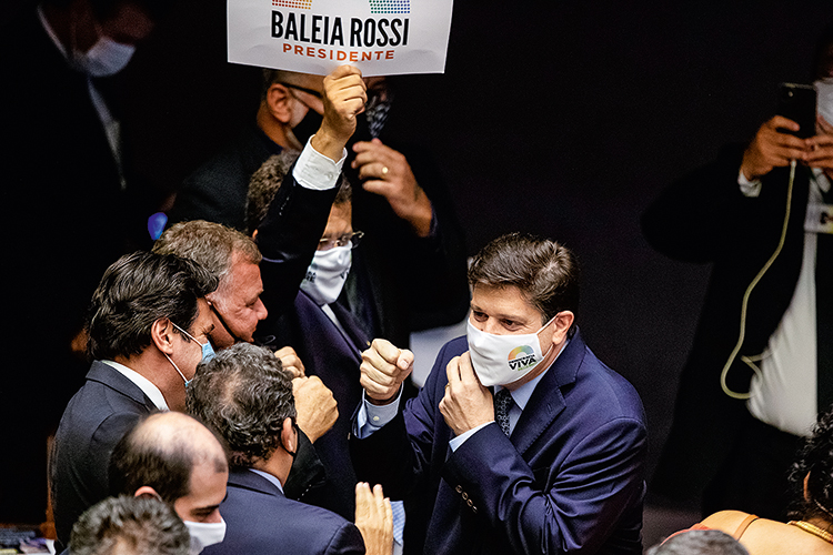 Rodrigo Pacheco, candidato de Bolsonaro, elegido nuevo presidente del Senado PADRINHO - Baleia Rossi: ele garante que soube do caso pela imprensa -