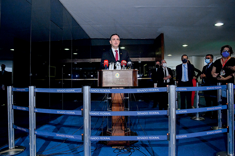NÃO É POR AÍ - O senador Rodrigo Pacheco: cortes equivocados no texto da PEC Emergencial -