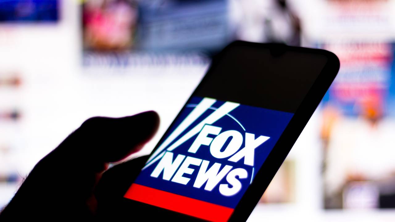 Fox News foi apenas o terceiro canal mais assisitido em janeiro de 2021 nos EUA, sua pior posição desde 2001