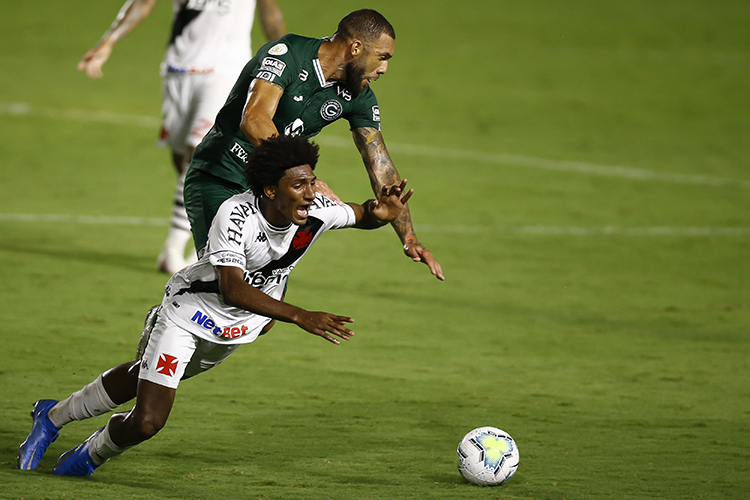 Clubes de futebol ainda abusam de mecanismo judicial, diz especialista