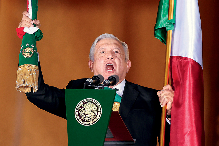 ENGANADOR - López Obrador: a pandemia se dissemina, a economia está em frangalhos, mas ele continua popular -