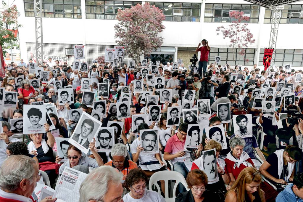 PROTESTO-DESAPARECIDOS POLITICOS-DITADURA-64-1.jpg MEMÓRIA - Protesto em São Paulo: familiares lembram as 434 pessoas mortas ou desaparecidas durante o regime militar -