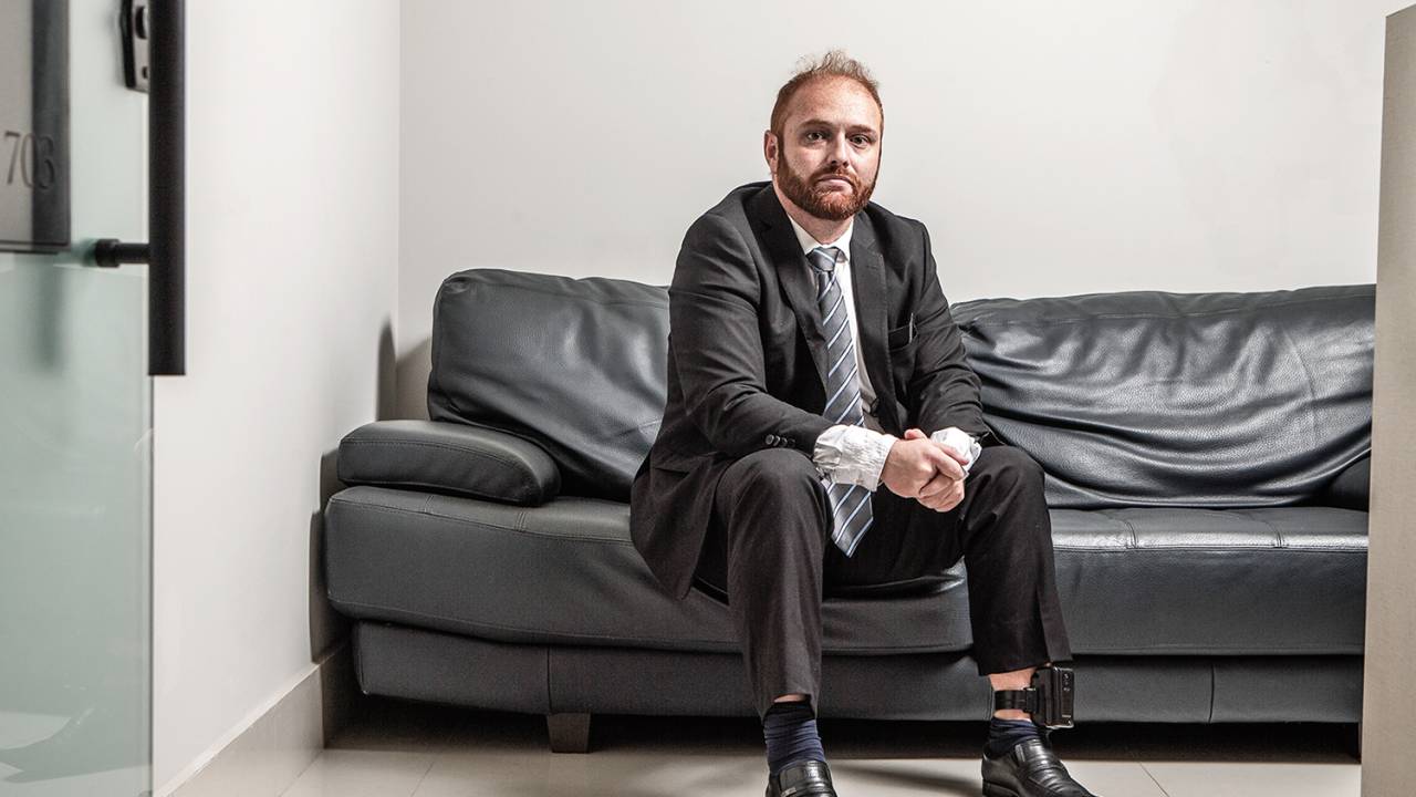 NOVA VIDA - Delgatti: tornozeleira, sem internet e com restrição para viajar -