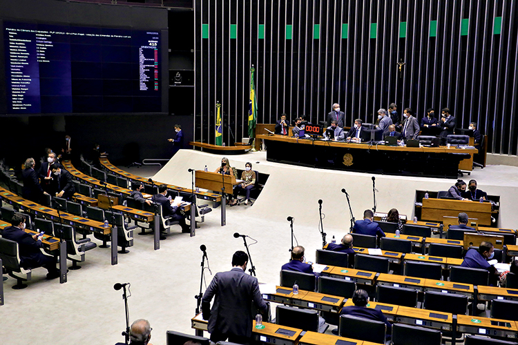 VOTACAO-AUTONOMIA-BANCO CENTRAL-2021-1.jpg PACTO - Parlamentares: eles se comprometeram a aprovar o projeto que vai manter o equilíbrio das contas -