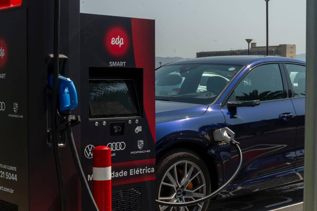 Infraestrutura para carros elétricos exigirá R$ 5,4 bilhões em investimentos no Brasil até 2035