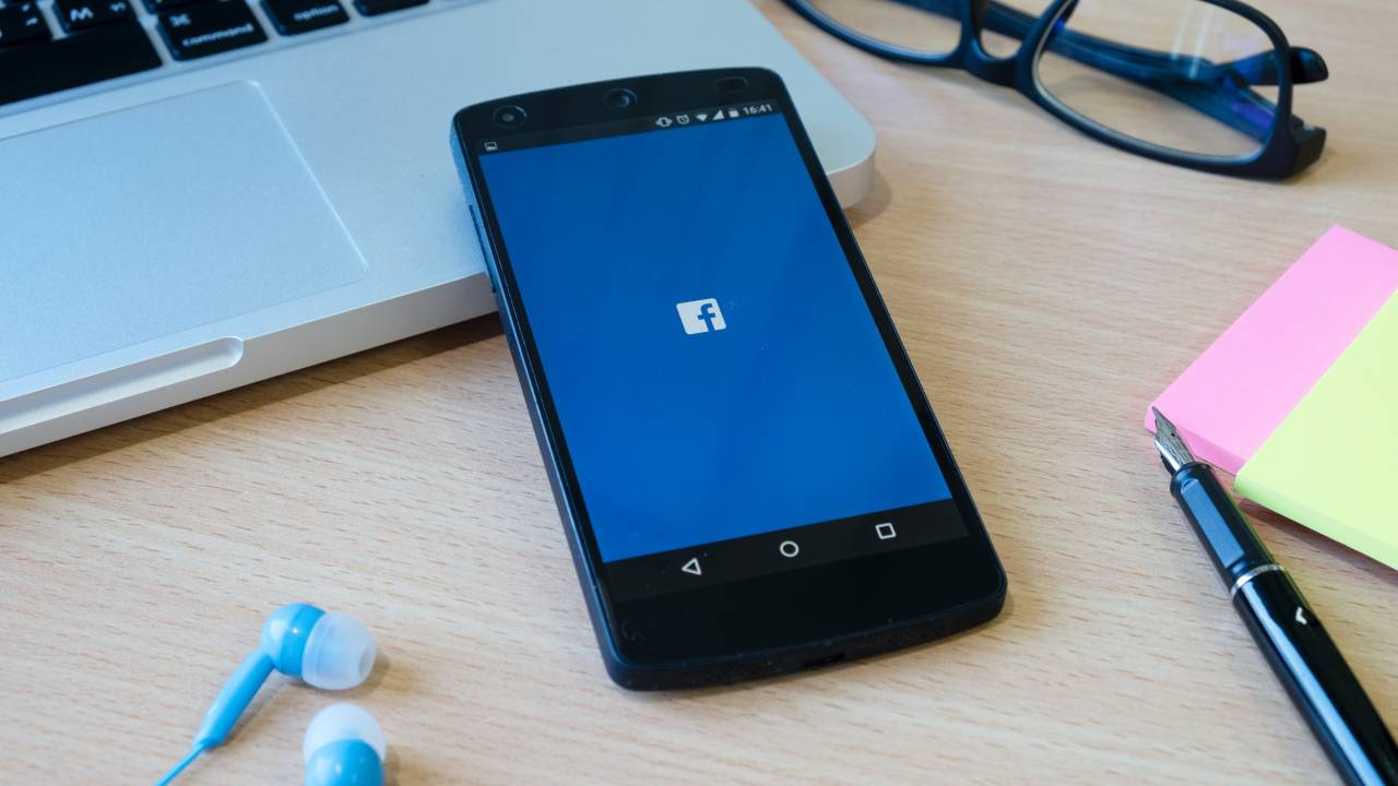 O Facebook liberou temporariamente postagens que violam as diretrizes de discursos de ódio, mas apenas no âmbito da invasão da Ucrânia -