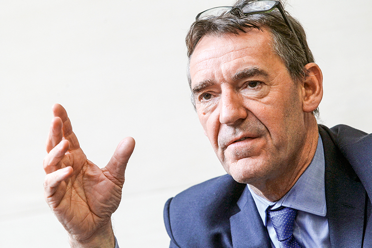 RETROCESSO - O’Neill: país sofre da maldição das commodities -